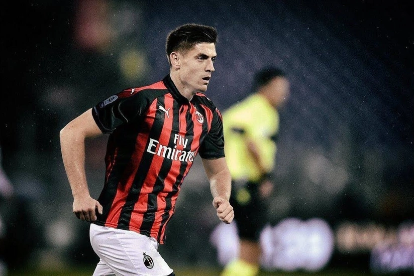 “Рома” нацелена на трансфер форварда “Милана” Пёнтека