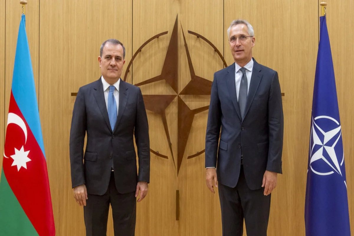 Azərbaycan XİN başçısı NATO Baş katibi ilə görüşüb