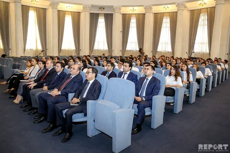 Gənc diplomatlar hərəkat yaradıblar - FOTOLAR