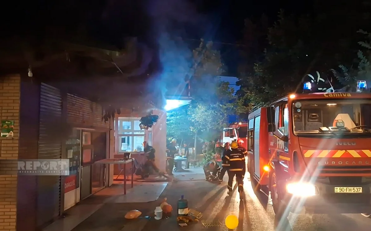 Lənkəranın mərkəzində mağaza yanır