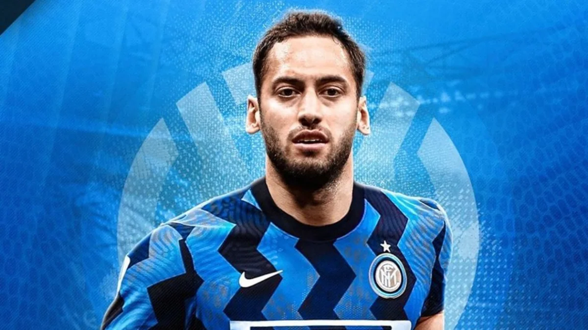 Türkiyə millisinin futbolçusu Milanı İnterə dəyişir