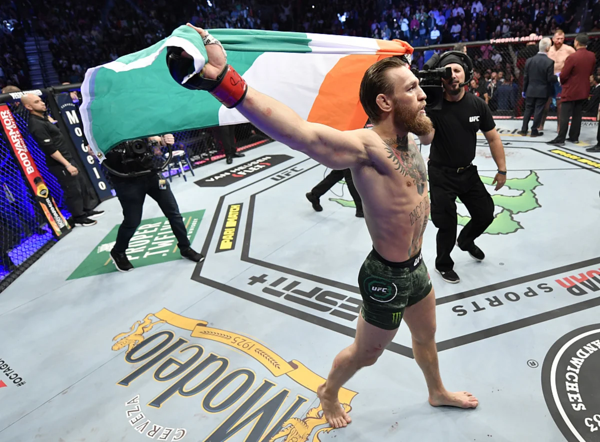 UFC döyüşçülərinə rinqə ölkə bayrağı ilə çıxmaq qadağan olunub