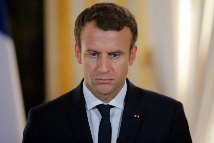 Emmanuel Makronla görüşən məşhur qadının açıq geyimi tənqidə məruz qaldı