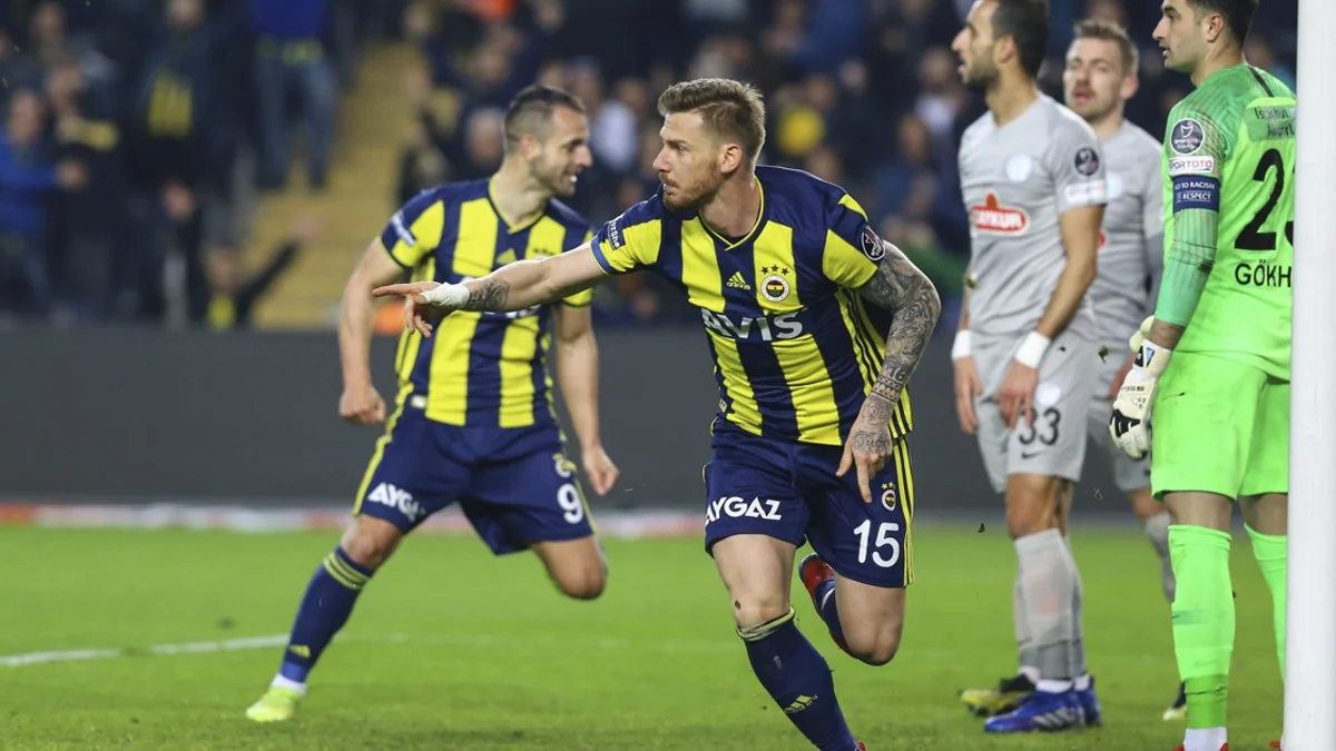 Fənərbağça üç həftədən sonra qələbə qazanıb - YENİLƏNİB