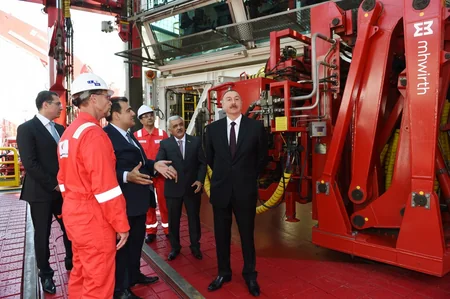 Prezident İlham Əliyev Heydər Əliyev adına yarımdalma qazma qurğusunun açılışında iştirak edib - YENİLƏNİB