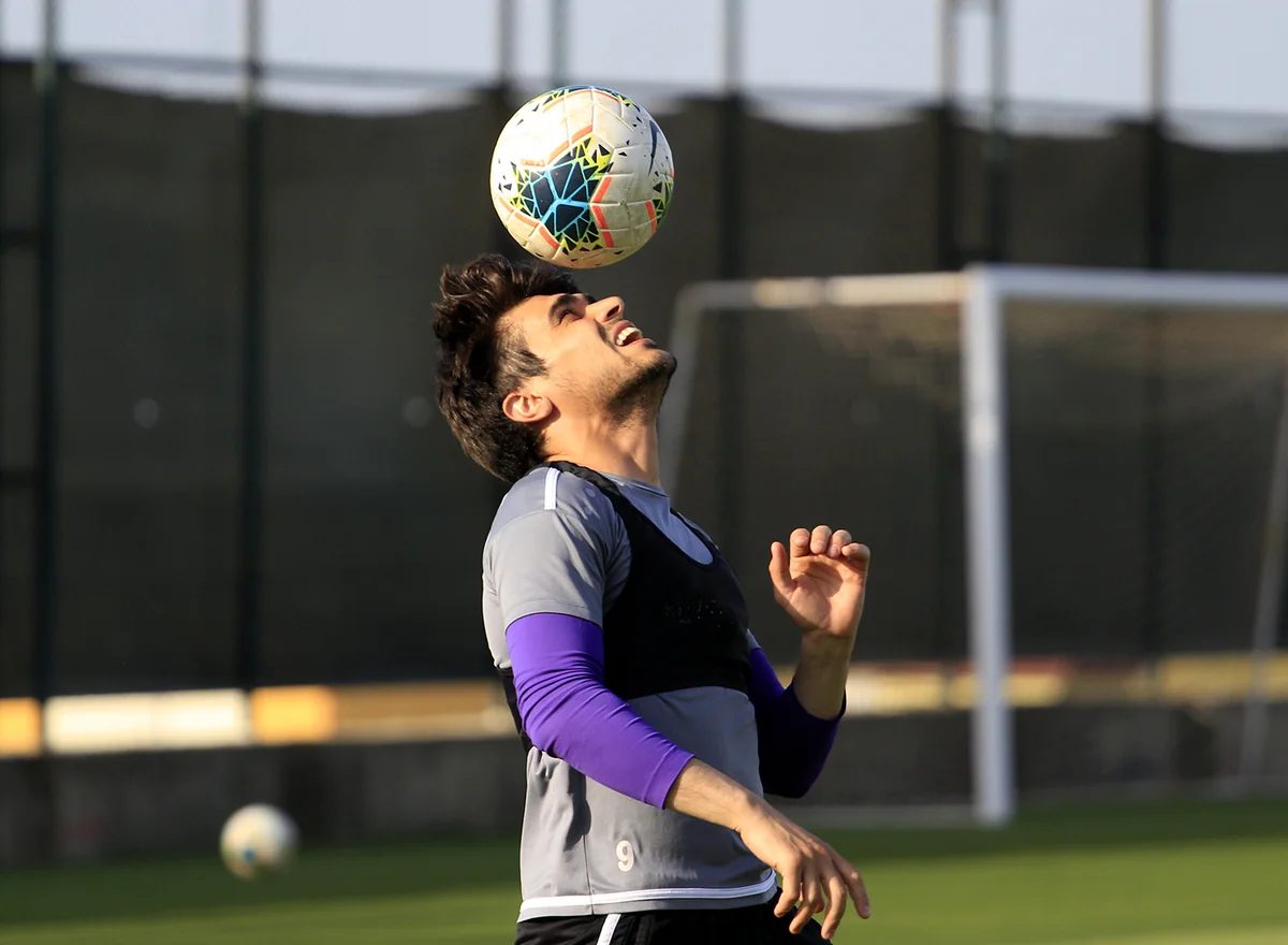 Millimizin keçmiş hücumçusu niyə özünə klub tapa bilmir?