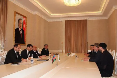 Dini Qurumlarla İş üzrə Dövlət Komitəsinin sədri Xırdalanda vətəndaşları qəbul edib