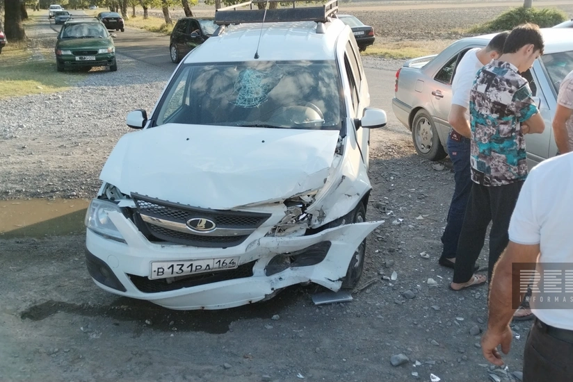 Oğuzda iki avtomobil toqquşub, 4 nəfər xəsarət alıb - YENİLƏNİB