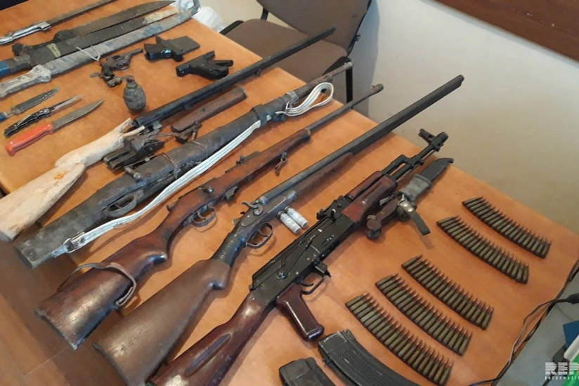 Ağcabədidə qadının evindən xeyli sayda silah-sursat tapılıb - FOTO