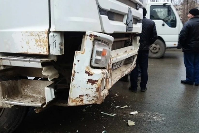 Qaradağda avtomobil “Şaqman”la toqquşub, xəsarət alan var