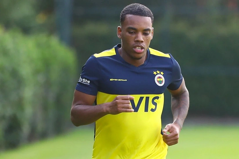 Fənərbağça futbolçusu ilə vidalaşdığını açıqladı