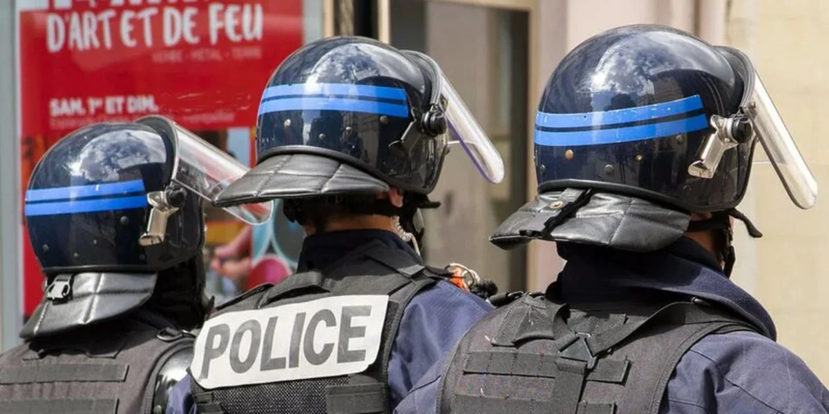 Fransada iğtişaşlar zamanı 3 polis xəsarət alıb