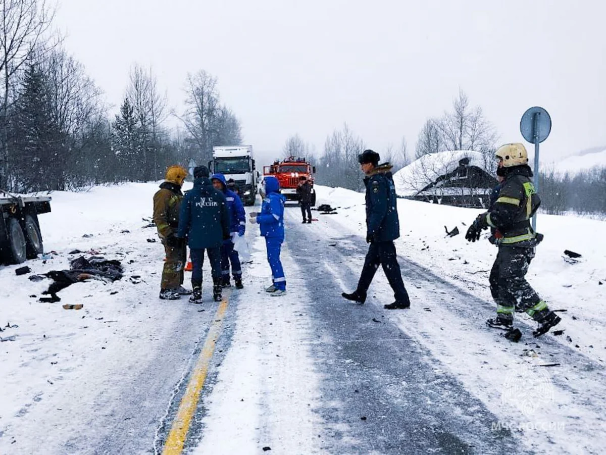 В Якутии в ДТП с Камазом погибли пять человек