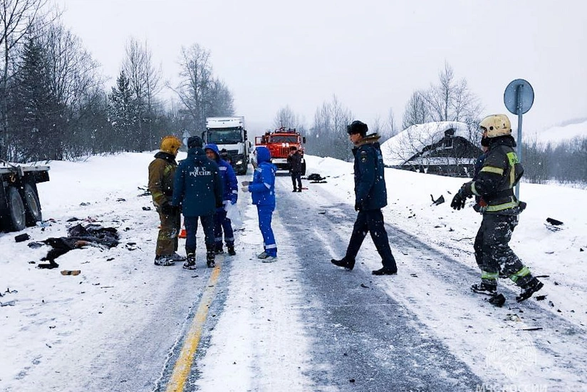 В Якутии в ДТП с Камазом погибли пять человек