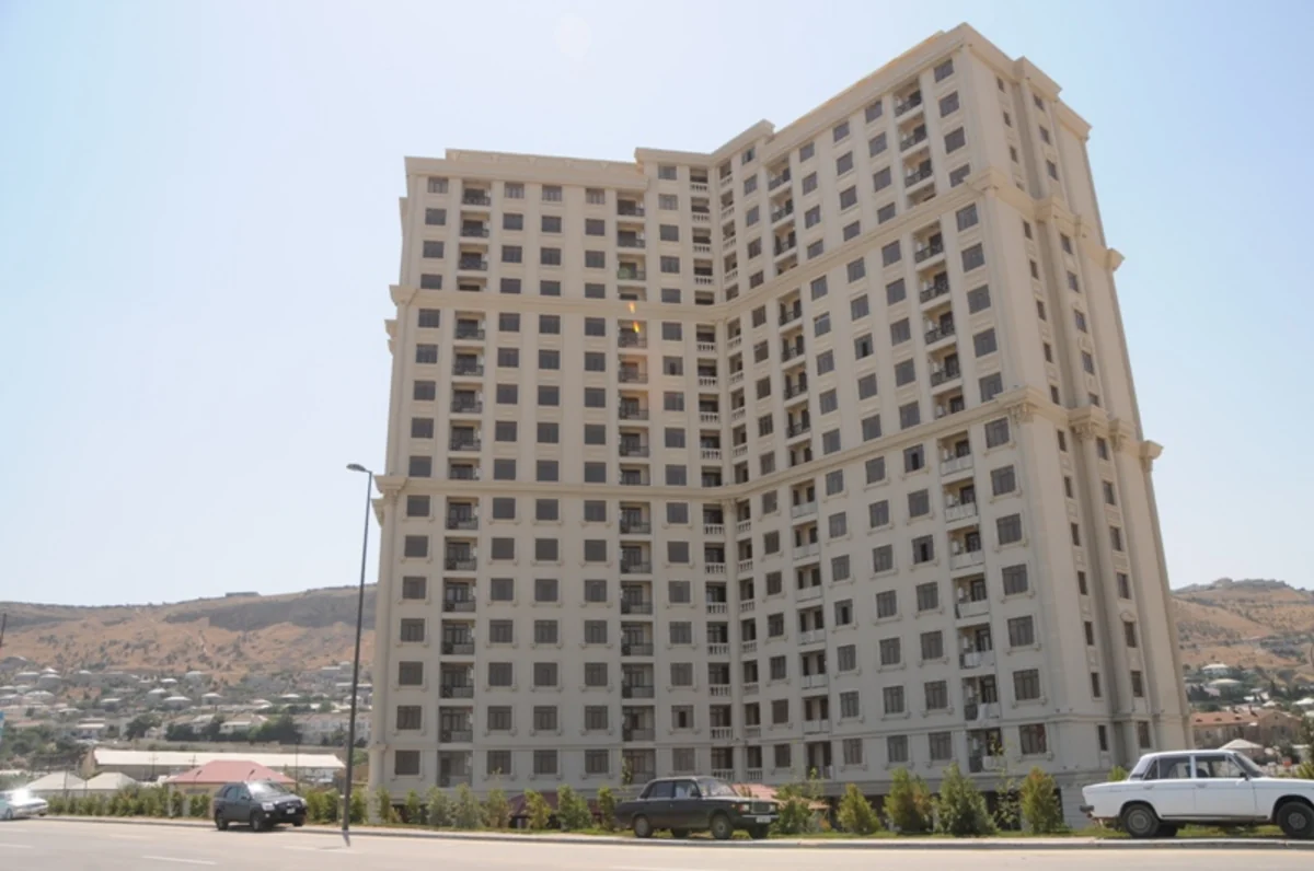 Jurnalistlər binasından mənzil vədi verən baş redaktor iki şahidin məhkəmədə dindirilməsini istəyib