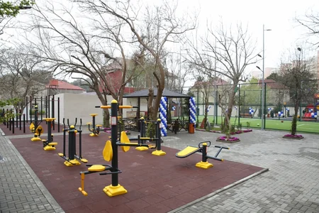 Bakıda “Bizim həyət” layihəsi çərçivəsində yeni həyət istifadəyə verilib