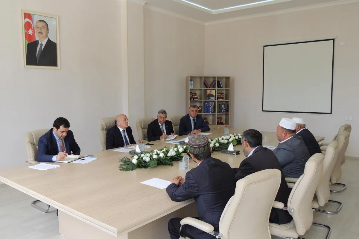 Mübariz Qurbanlı vətəndaşları qəbul edib