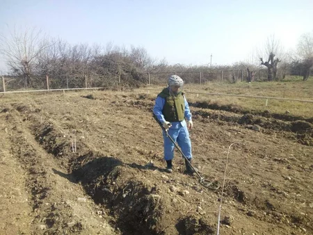 Ağdamda top mərmisi tapılıb