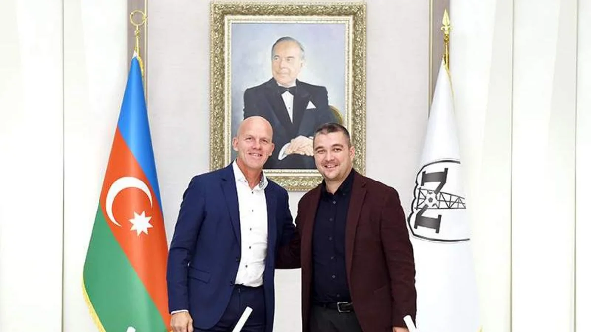İsveç millisinin baş məşqçisi: “Neftçi”nin idman direktoru geniş səriştəyə malikdir”