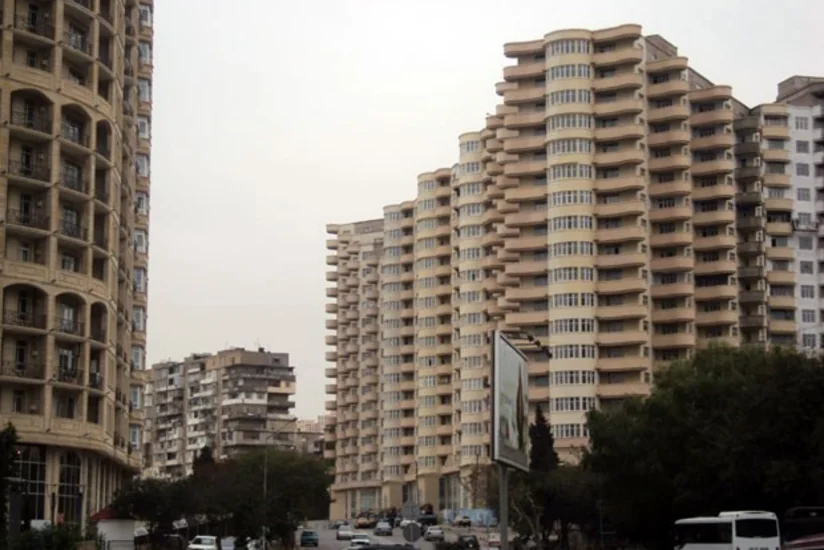 Yasamalda 10 ildir yaşayış olan bina dövlət reyestrinə salınmır, sakinlər narazıdırlar