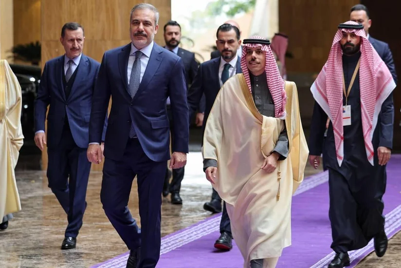 Türkiyənin XİN başçısı ərəb ölkələrini Suriyaya yardım üçün mexanizm yaratmağa çağırıb