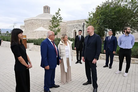 İlham Əliyev Ağdam şəhərində İmarət Kompleksinin bərpadan sonra açılışında iştirak edib - YENİLƏNİB