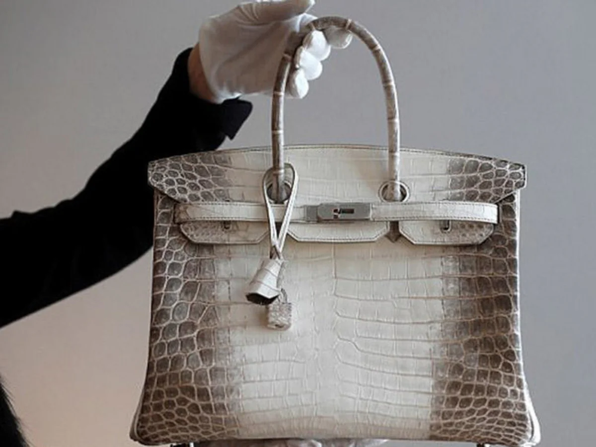 Sumqayıtda qadının çantasından patron aşkarlanıb