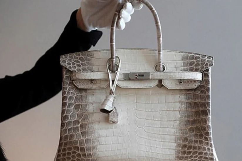 Sumqayıtda qadının çantasından patron aşkarlanıb