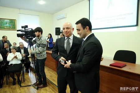 Bir qrup idmançı və idman mütəxəssisinin mükafatlandırılma mərasimi keçirilib