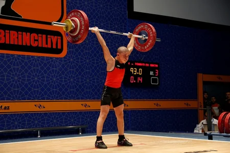 Ağır atletika üzrə ölkə birinciliyində ilk yarış gününə yekun vurulub