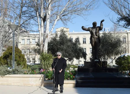Prezident İlham Əliyev maestro Niyazinin Bakıda abidəsinin açılış mərasimində iştirak edib - YENİLƏNİB