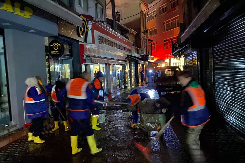 Türkiyənin Ereğli rayonu güclü yağışlardan sonra fəlakət zonası elan edilib