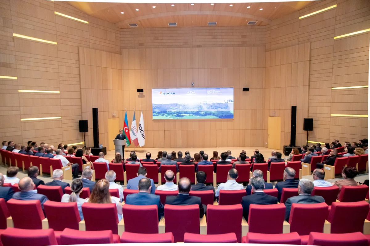 Участники тренинга для сотрудников SOCAR в Университете ADA получили сертификаты