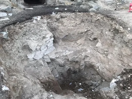 В Дашкесане задержаны повредившие исторический памятник искатели кладов