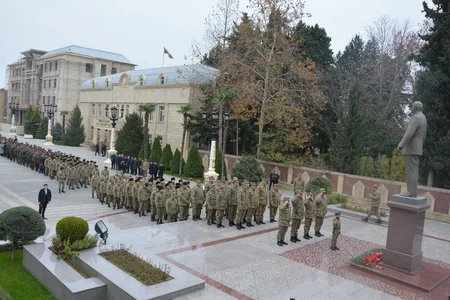 Ümummilli lider Heydər Əliyevin anım günü ilə əlaqədar Azərbaycan Ordusunda silsilə tədbirlər keçirilib