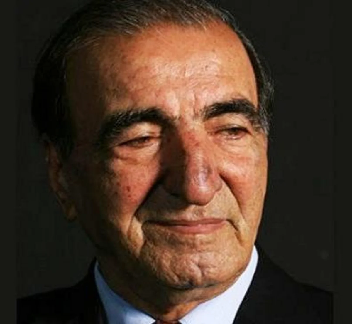Habil Əliyev az miqdarda qida qəbul edir, kəlmə-kəlmə danışır