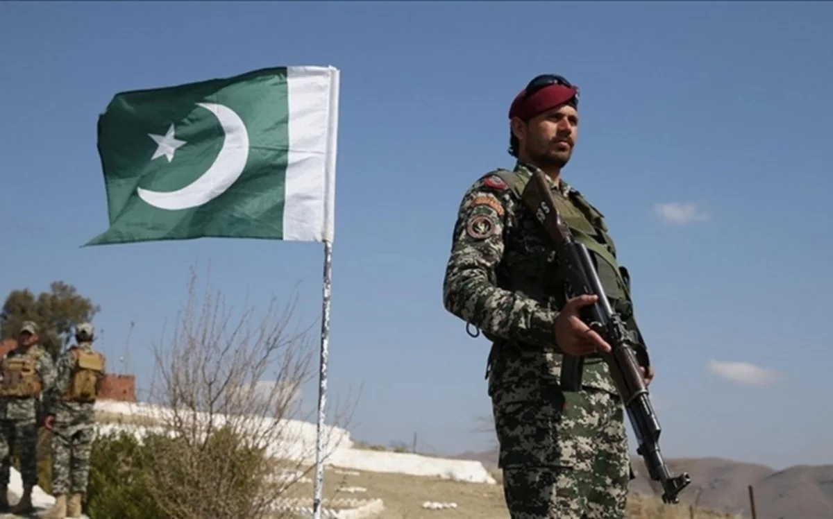 Pakistan says troops kill 33 militants crossing from Afghanistan
