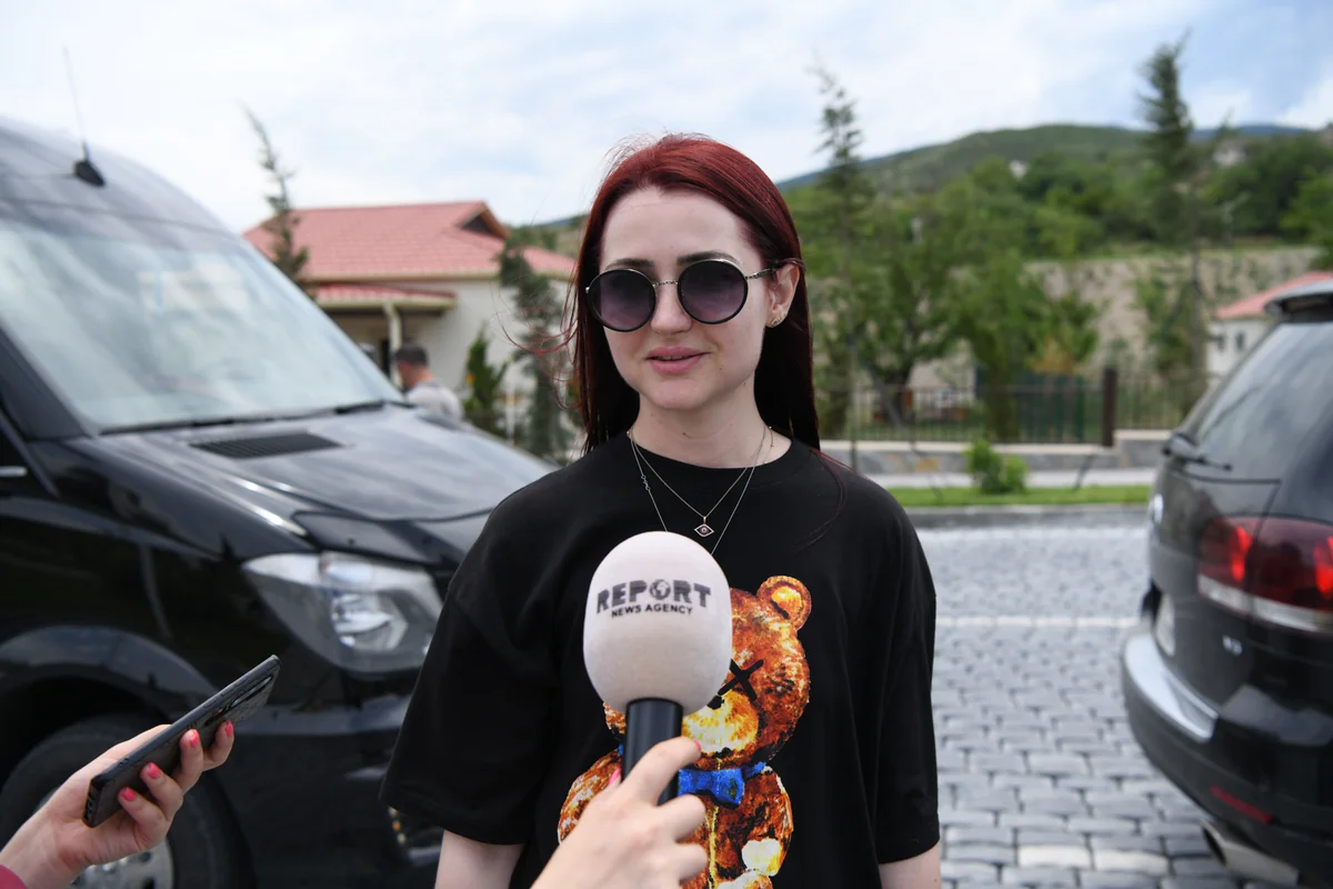 Путешественница из РФ: Очень страшно видеть все разрушения в Карабахе