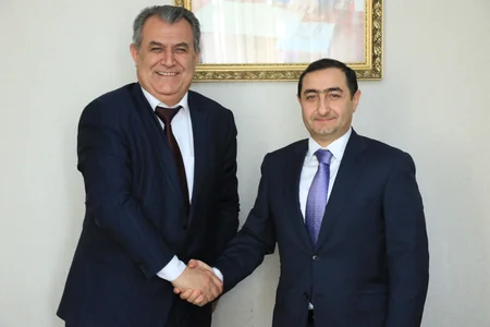 Azərbaycan səfiri Tacikistanın elm və təhsil naziri ilə görüşüb