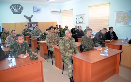 Azərbaycandakı xarici hərbi attaşelər Hərbi Hava Qüvvələrinin hərbi hissəsini ziyarət edib