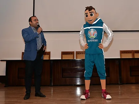 AVRO-2020: Azərbaycan Dillər Universitetinin tələbə və müəllim heyəti ilə görüş keçirilib