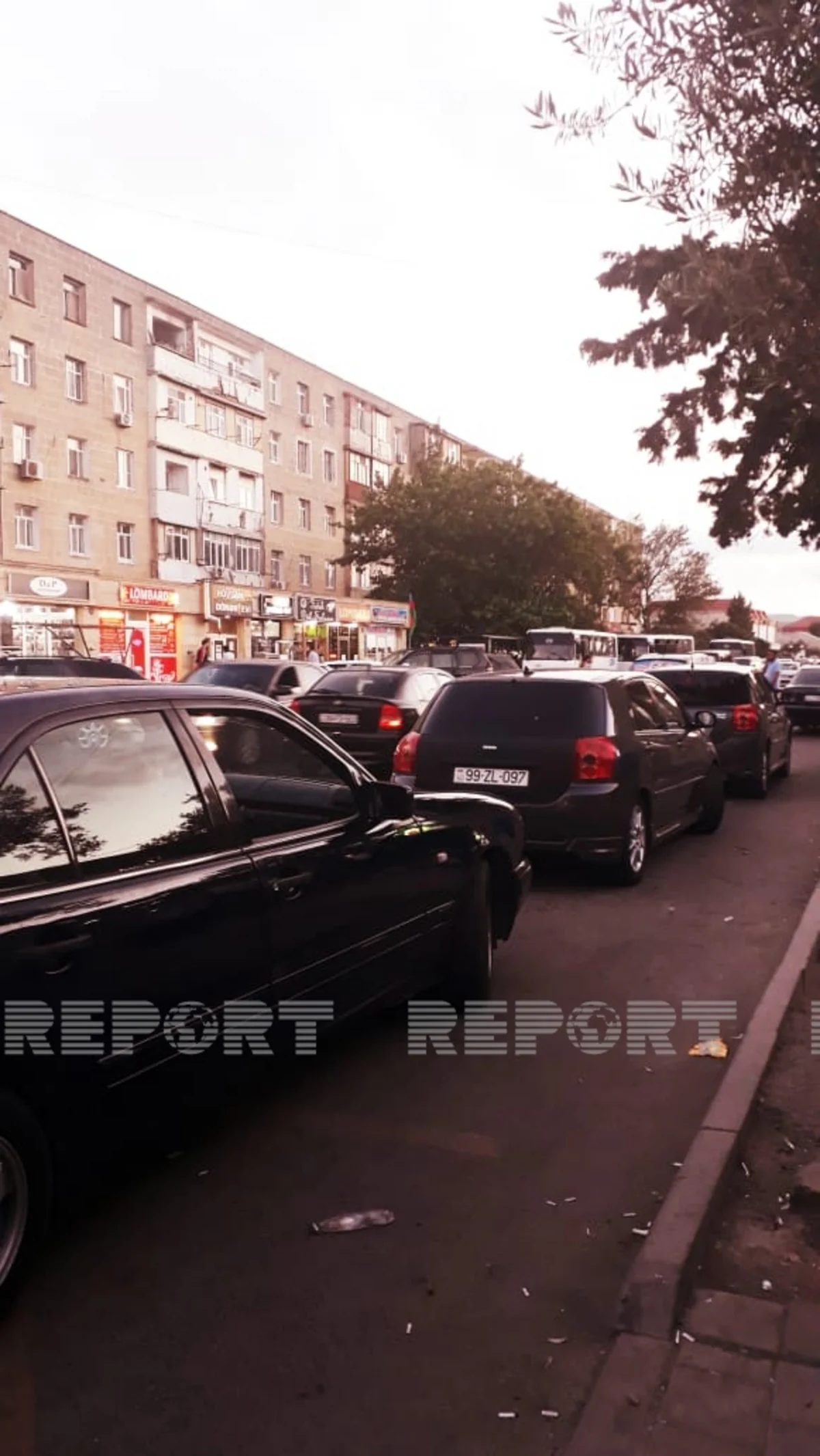 Bakıda avtomobil 17 yaşlı gənc qızı vurdu