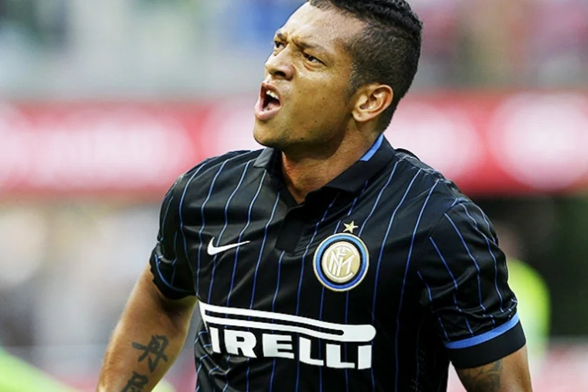 Бывший футболист Интера задержан за нападение на родственников