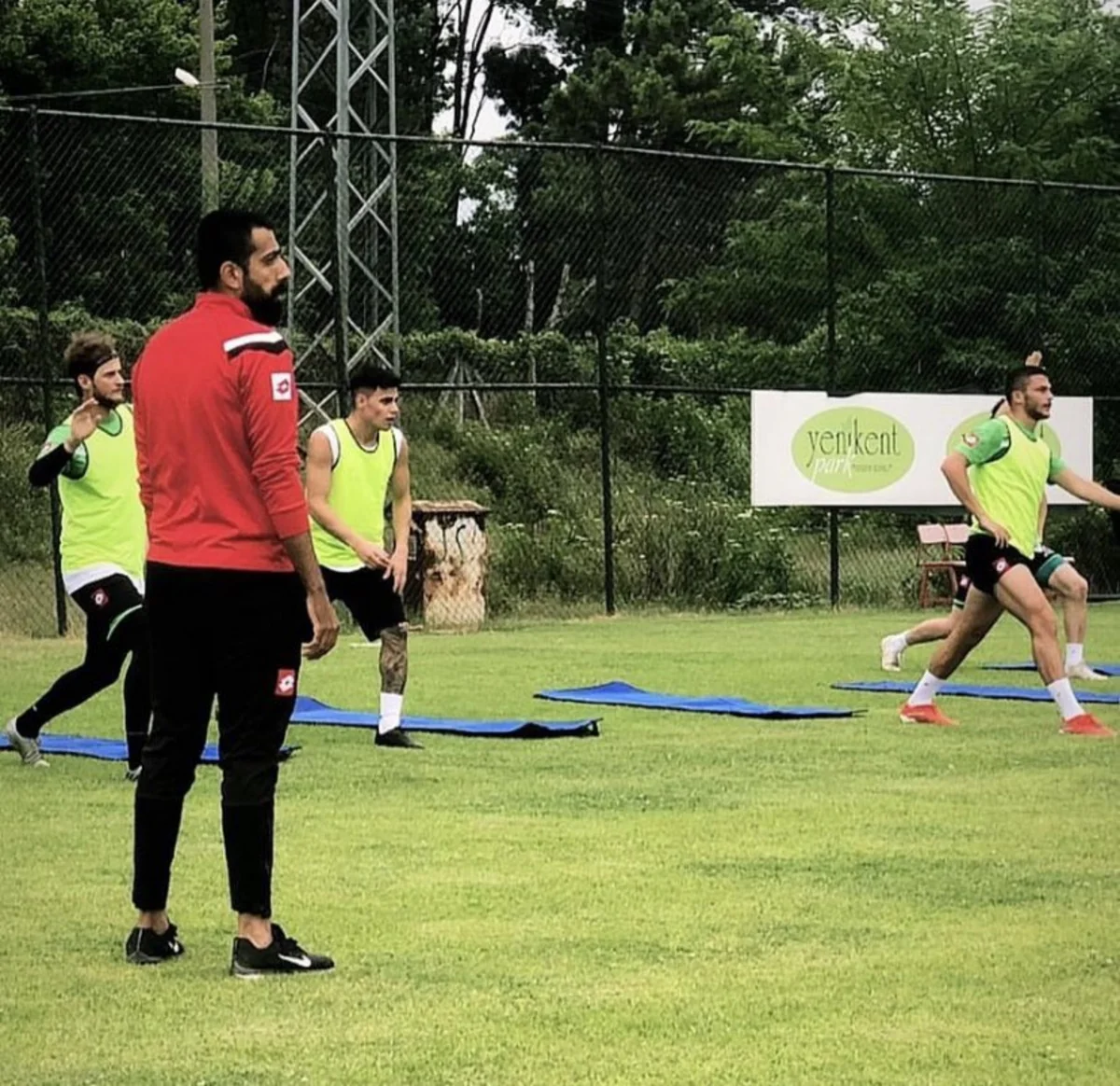 İskendurunsporun məşqçisi zəlzələdə həlak olub