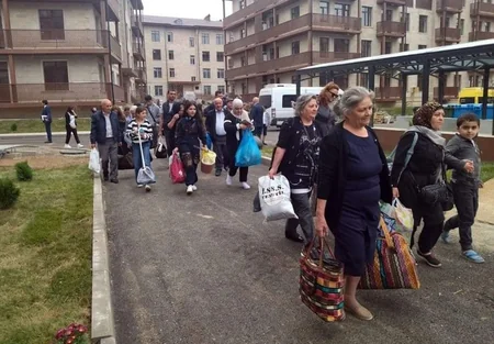 Biləsuvarda məcburi köçkünlərin məskunlaşdığı qəsəbələrdən 16 ailə Cəbrayıl şəhərinə köçürülüb 