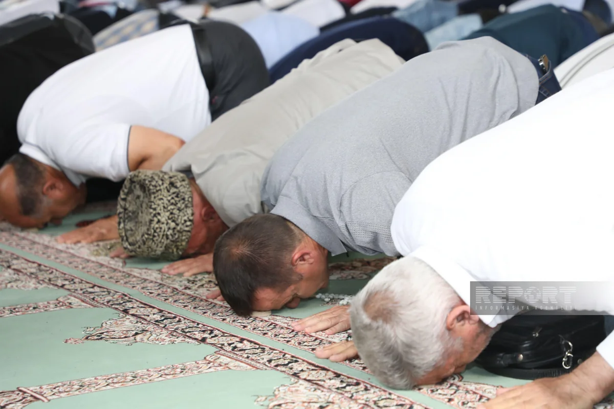 Eid al-Adha prayer held in Tazapir Mosque