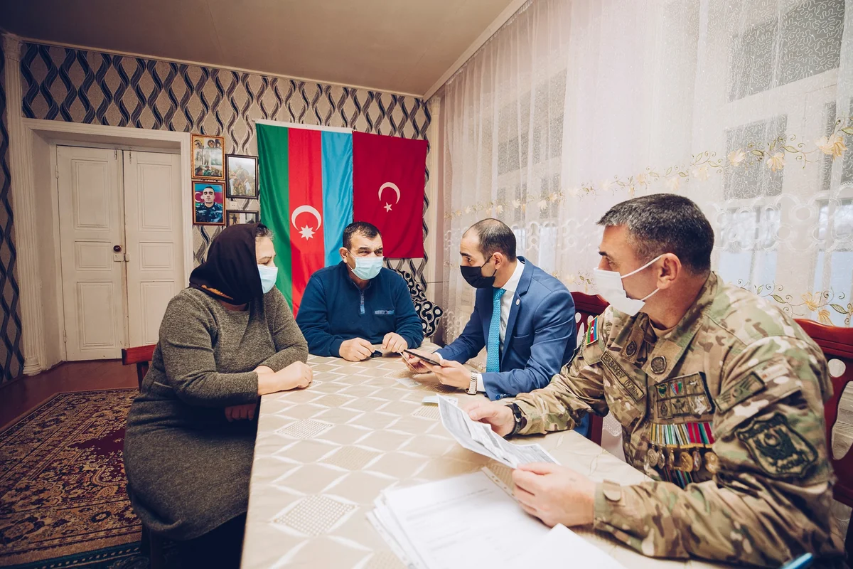 YAŞATın əməkdaşları şəhid ailələrinin üzvləri və qazilərlə görüşüb