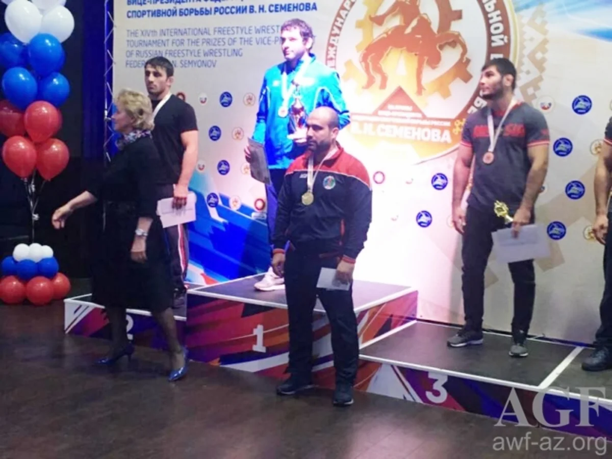 Azərbaycan güləşçiləri Rusiyada qızıl və bürünc medal qazanıblar