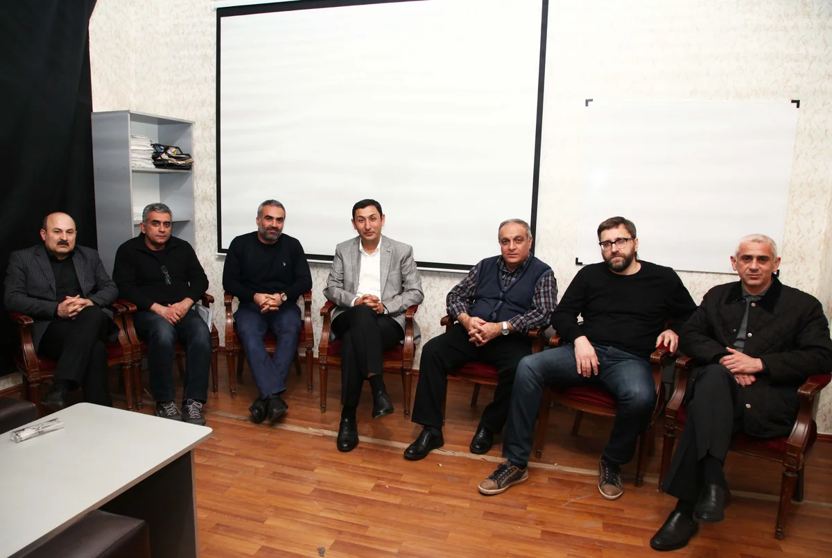 “Azərbaycanfilm”in direktoru rejissorlarla görüş keçirib