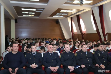 Bakı polisi məktəbliləri maarifləndirdi